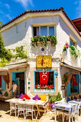 Alaçatı Gezilecek Yerler – Görmeden Dönmeyin!