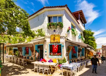 Alaçatı Gezilecek Yerler – Görmeden Dönmeyin!