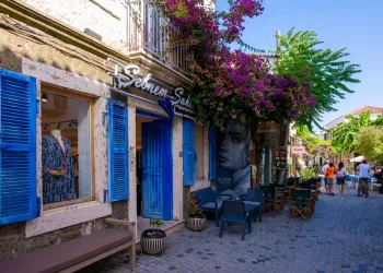 Alaçatı’da Bir Günde Neler Yapılabilir?