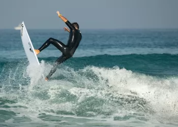 Alaçatı’da Sörf Eğitimi
