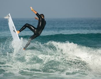 Alaçatı’da Sörf Eğitimi